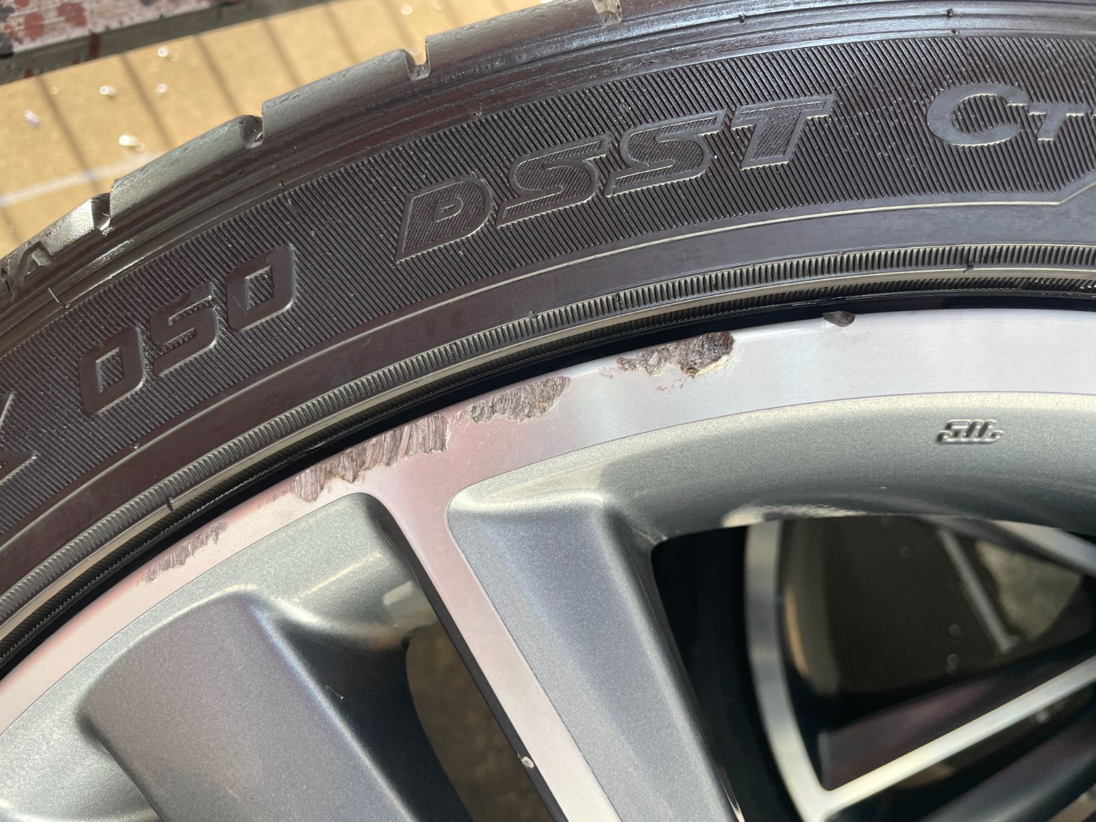  日産 V 37 スカイライン 19インチ 8 5 J H PCD 114 3 50 ダンロップ SP SPORT MAXX 050 245 40 RF 19 品 4本セット 菅146 19インチ サマータイヤ ノーマルタイヤ