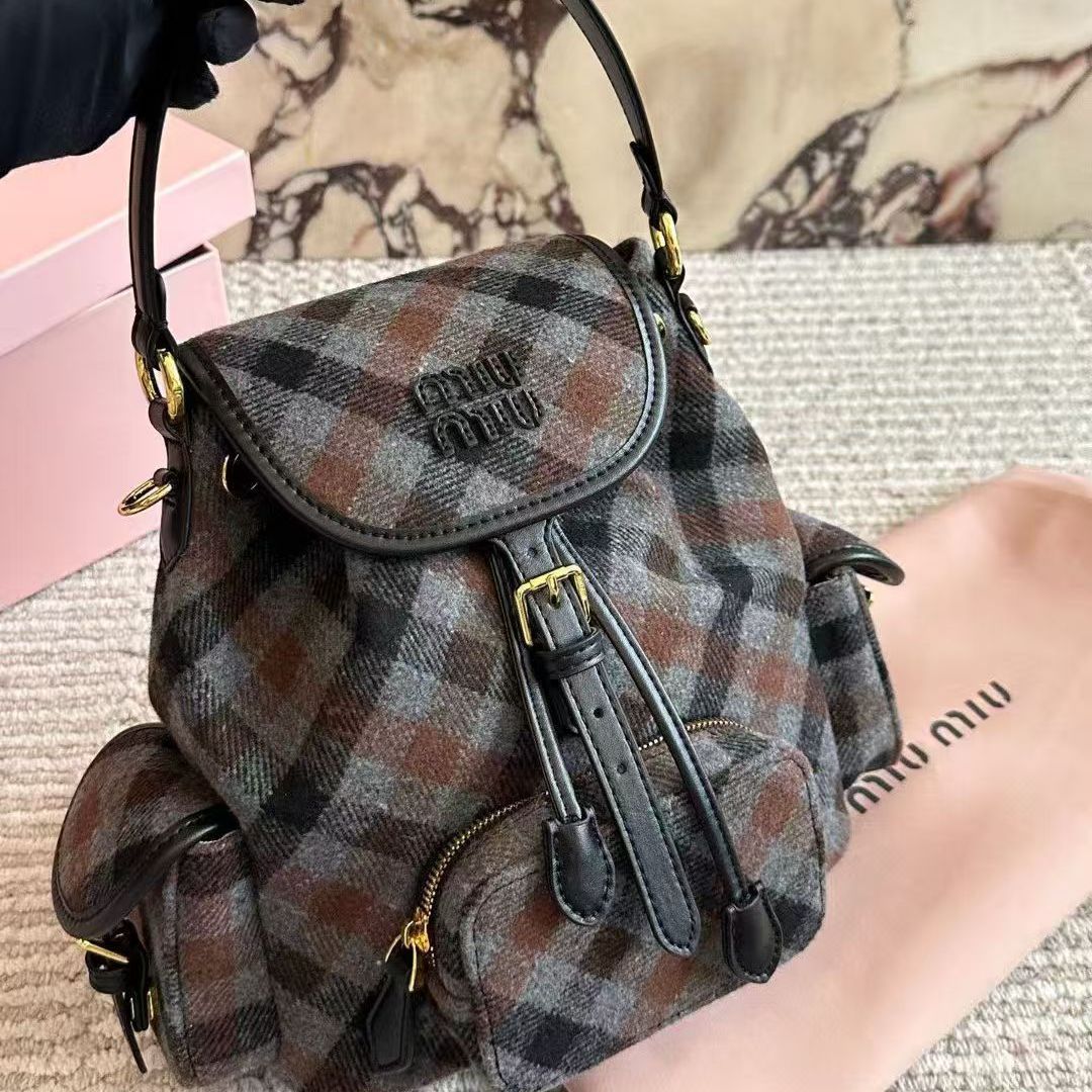 ミュウミュウ マルチポケット バックパック コーデュロイ