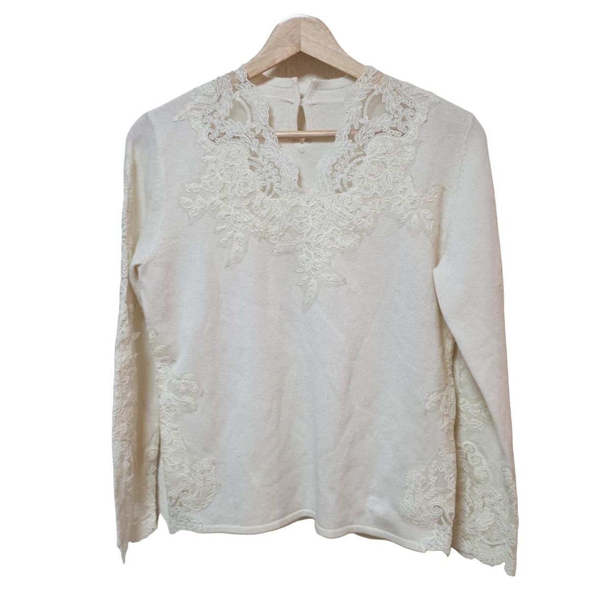 DAMAcollection ダーマ 長袖セーター サイズM レディース アイボリー Vネック カシミヤ混 レース フラワー 花