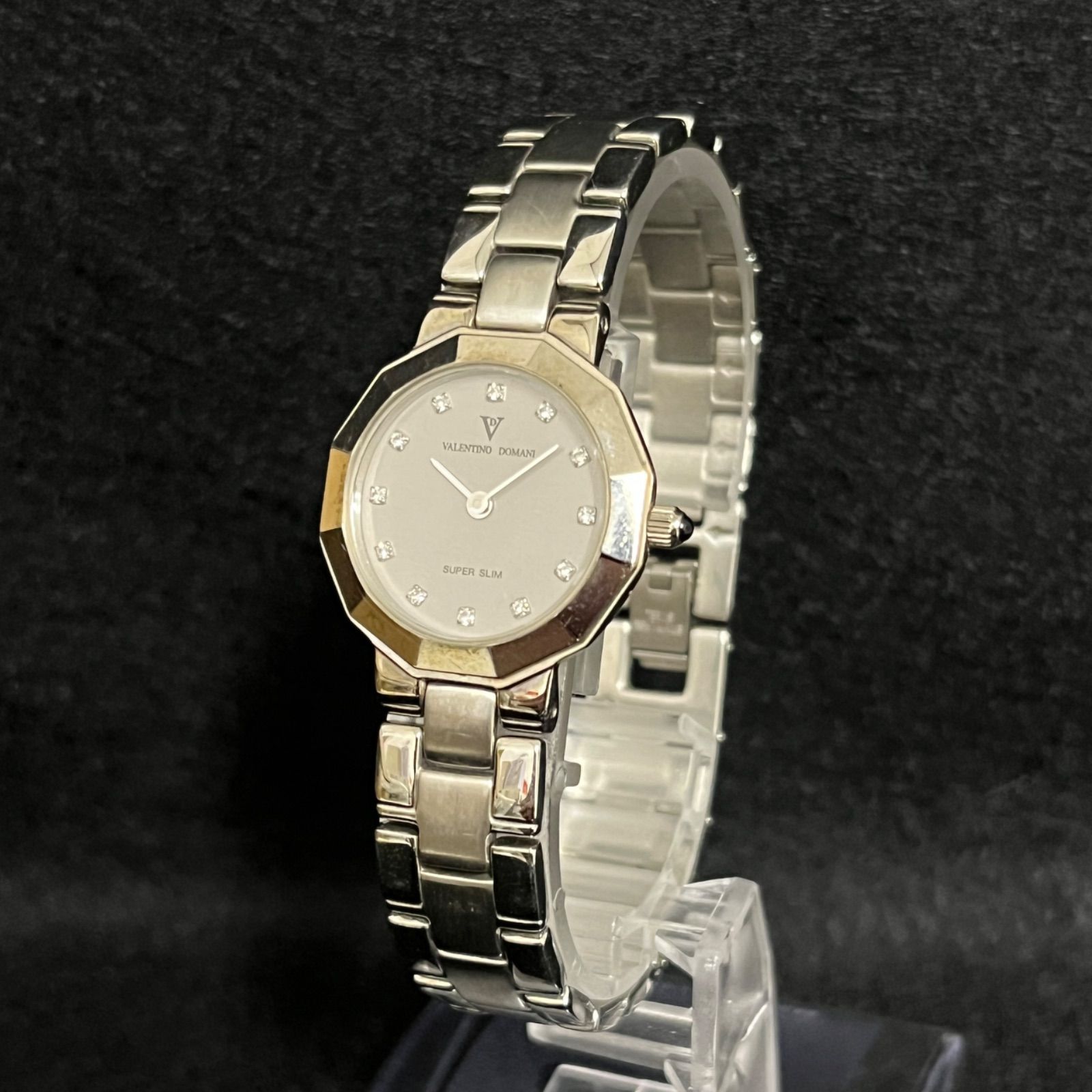 稼働品】 VALENTINO DOMANI VD-1017 腕時計 ホワイト シルバー