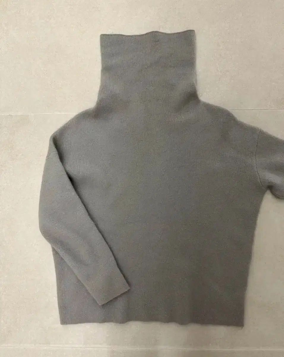 maje グレー アンゴラ タートルネック ニット