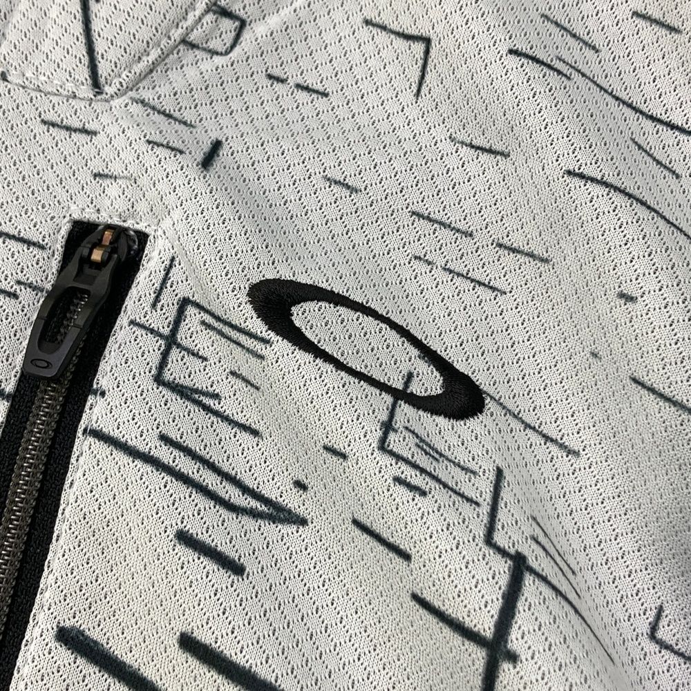 サイズ：M OAKLEY オークリー ハーフジップ長袖Tシャツ スカル刺繍 総