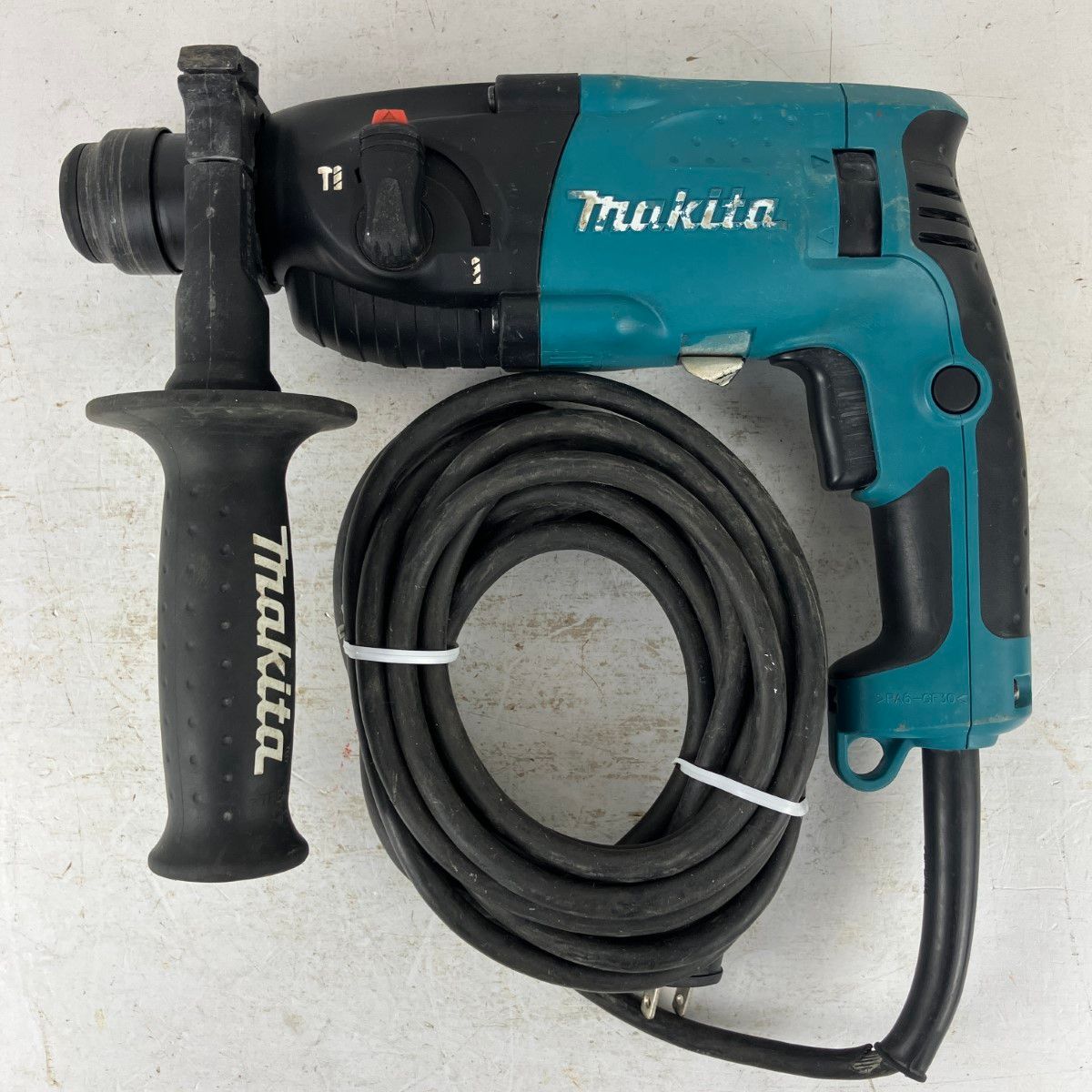 ЗЗMAKITA マキタ 100 v 18 mm ハンマドリル ケース付 HR 1830 F ブルー