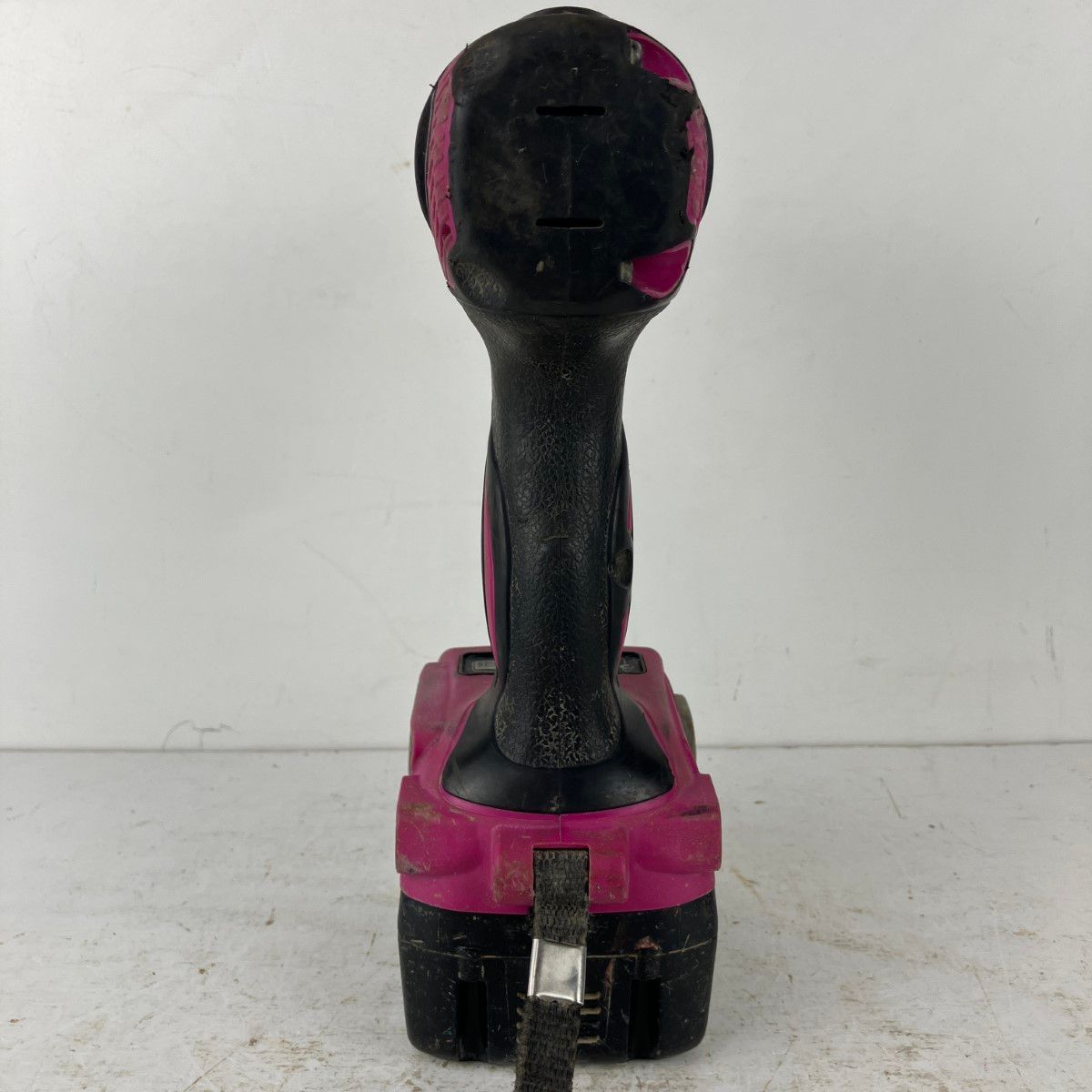 コードレスインパクトレンチ バッテリーx