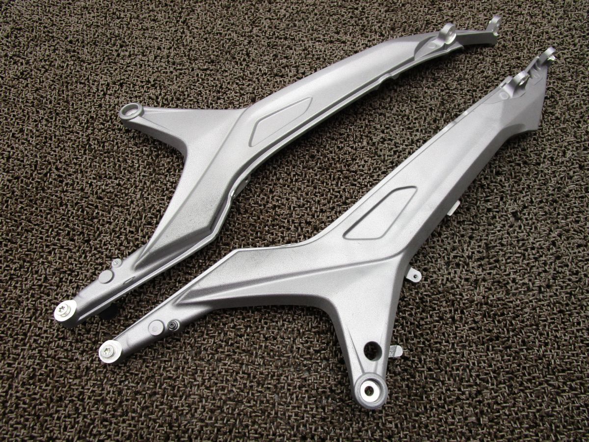 ドカティ ハイパーモタード820SP シートレール △A301！B201J