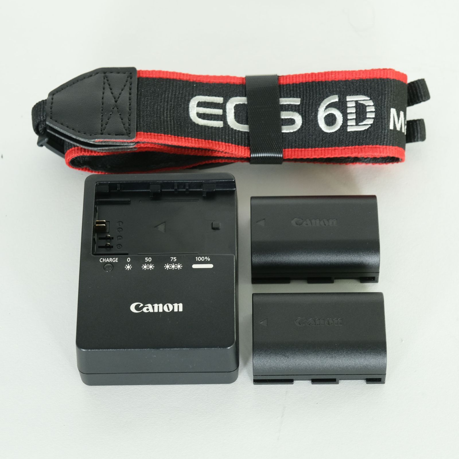 【良品】Canon EOS 6D Mark II ボディ・バッテリー2個つき‼️ 美品 | バッテリー2個付] Canon EOS 6D Mark II [ボディ] | Canon EF