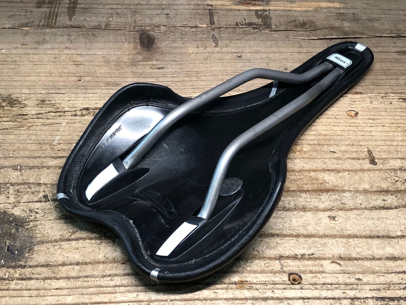 JN875 セライタリア SELLE ITALIA SLR サドル 黒 TITANIUMレール 135mm