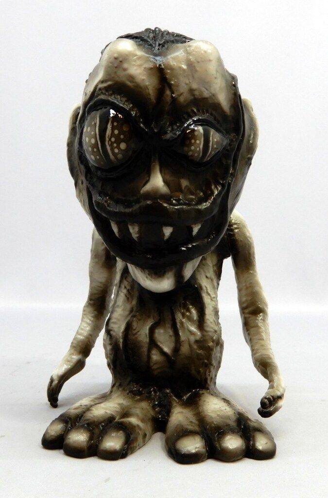 かっこわらい雑貨店 イビツなまあくん 白成型/黒塗装 - メルカリ