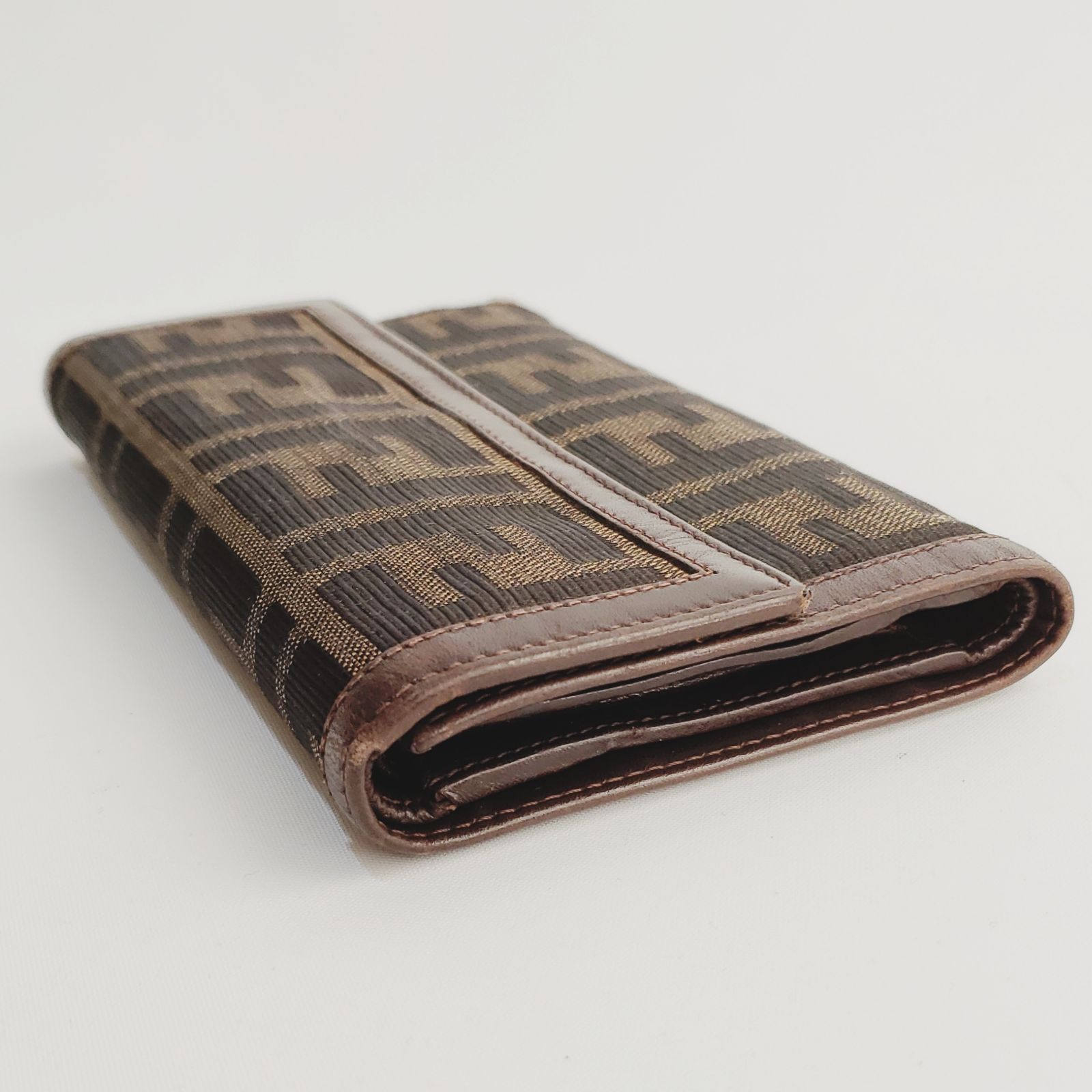 中古【FENDI】フェンディ 3つ折り財布 ズッカ柄 キャンバスレザー