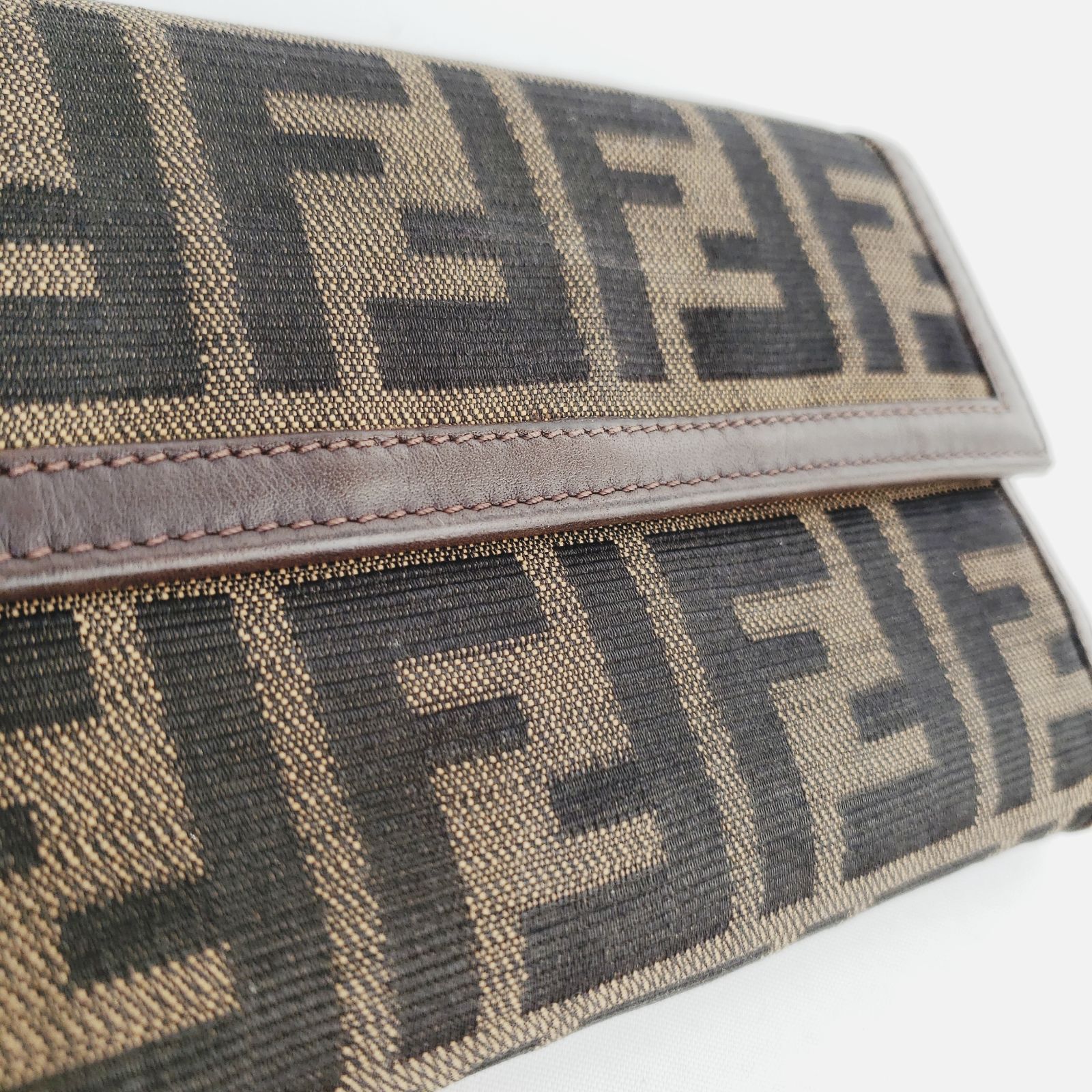 中古【FENDI】フェンディ 3つ折り財布 ズッカ柄 キャンバスレザー