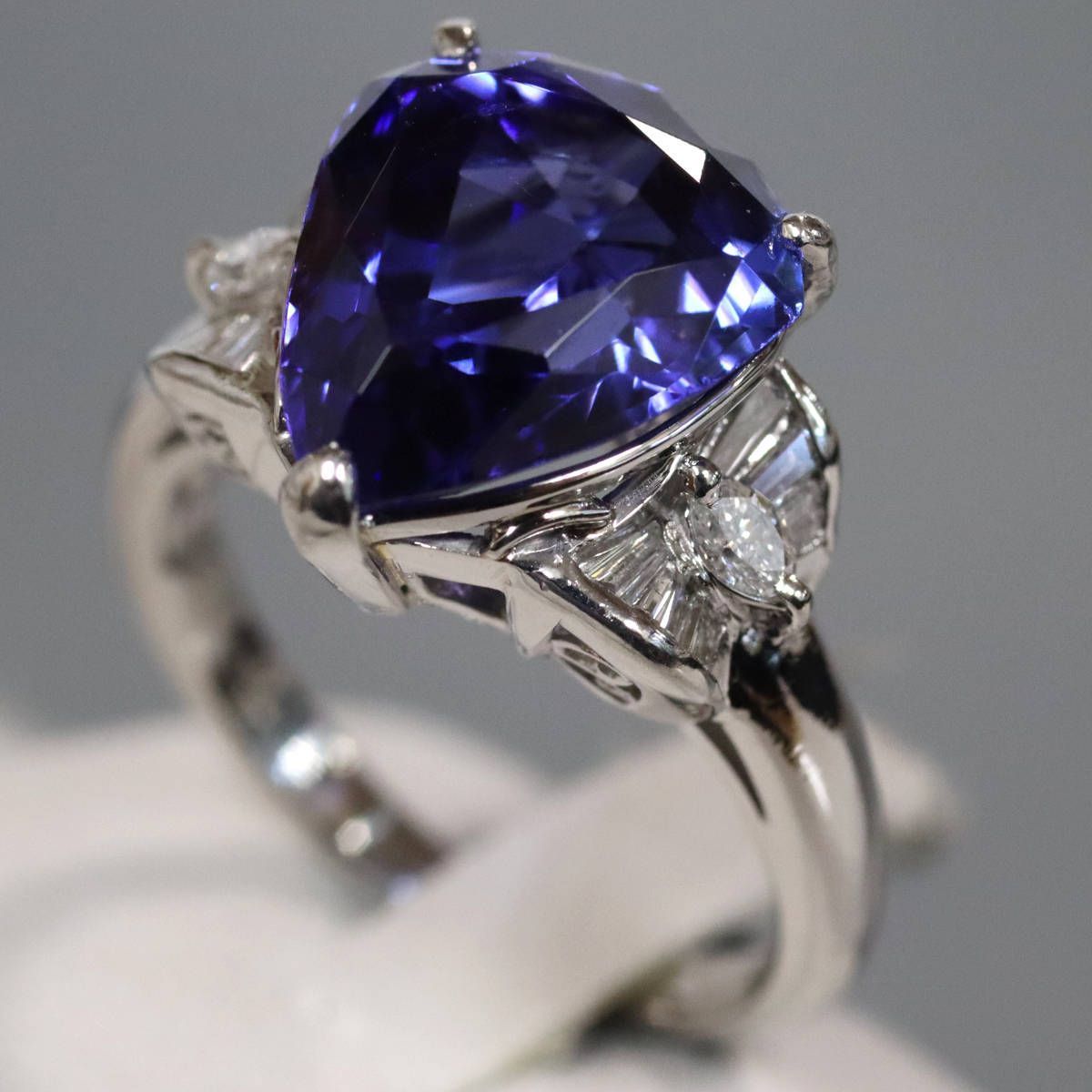 Pt900タンザナイトダイヤモンドリング TZ6.60 D0.37 9.2g #15.5 - メルカリ