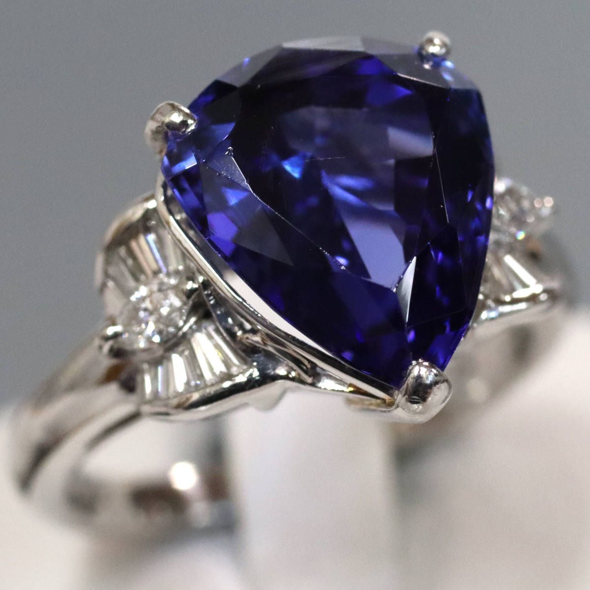 Pt900タンザナイトダイヤモンドリング TZ6.60 D0.37 9.2g #15.5 - メルカリ