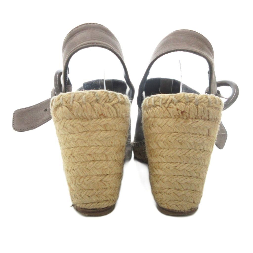 ストラップサンダル