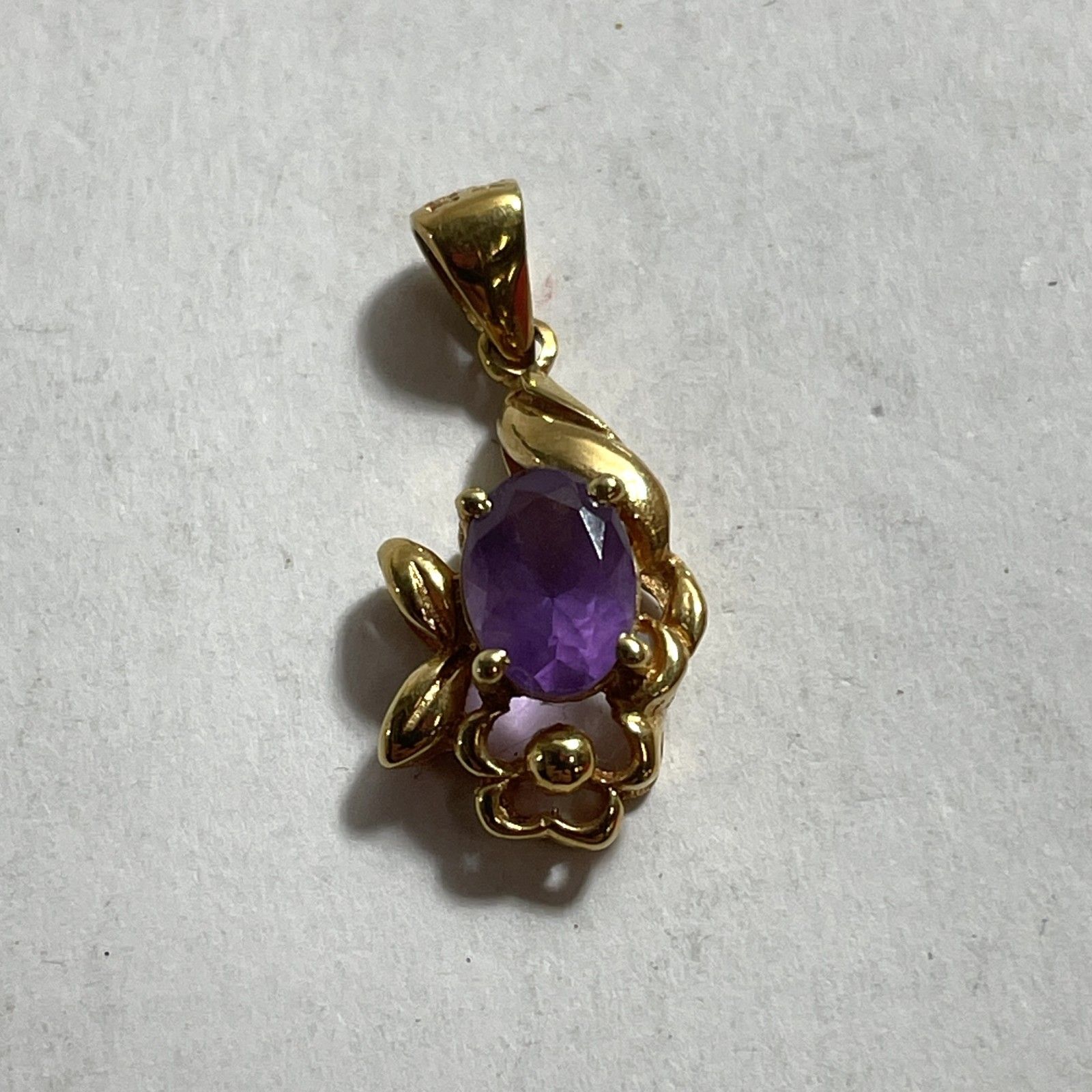 ☆ K18/750刻印 18金 ゴールド バチカン フレーム 紫石 ペンダント