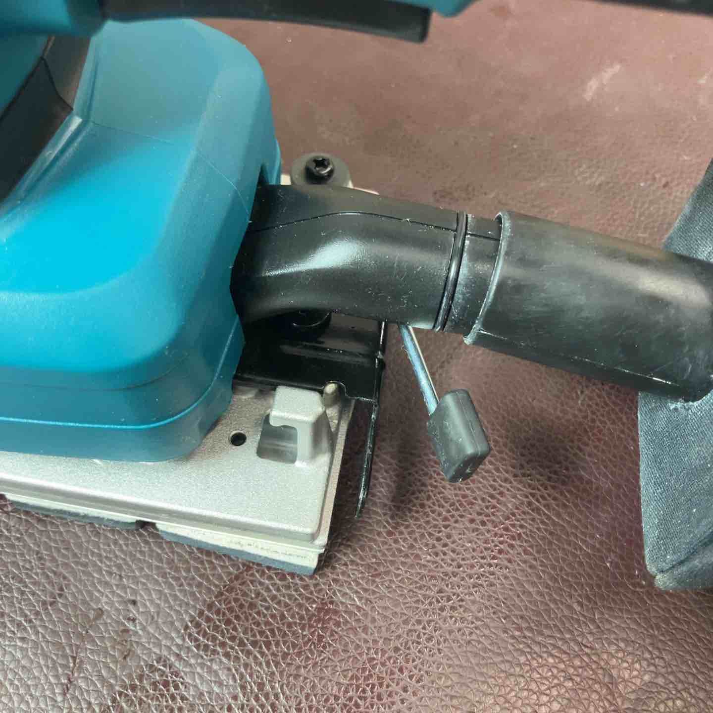  品 マキタ makita 仕上サンダ BO 3710 100 v 集じん袋付 電動かんな 電動カンナ サンダー 研磨機