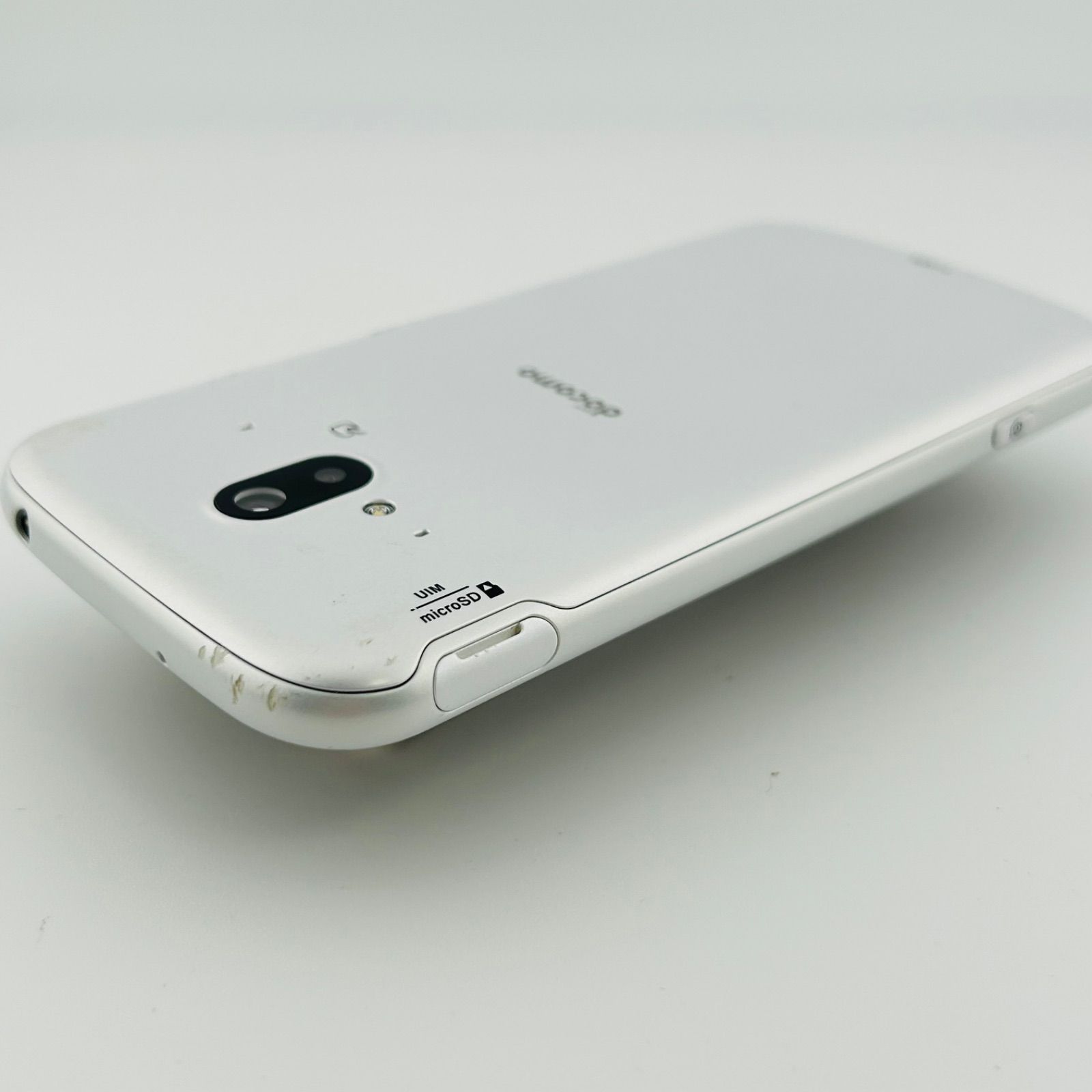 バッテリー良好 らくらくスマートフォン 64 GB ホワイト SIMフリー(sim