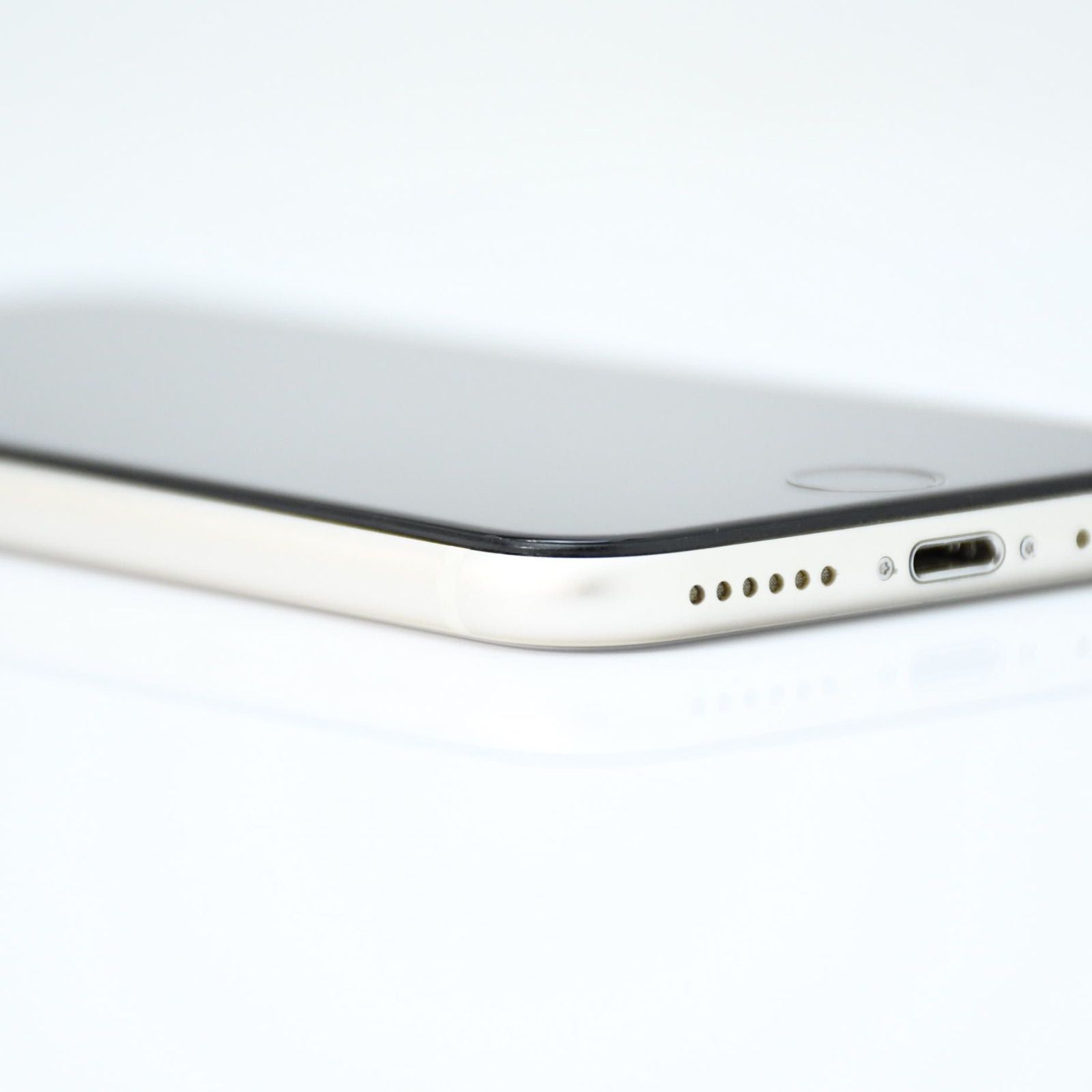 美品＊Touch IDジャンク】SIMフリー iPhoneSE 第3世代 64GB スター