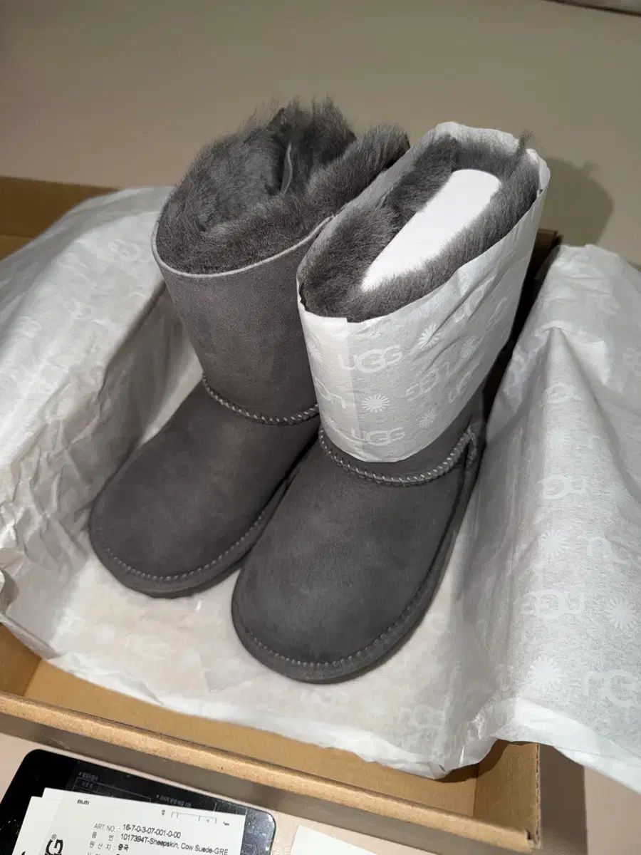 アグ キッズ ベイリー グレー