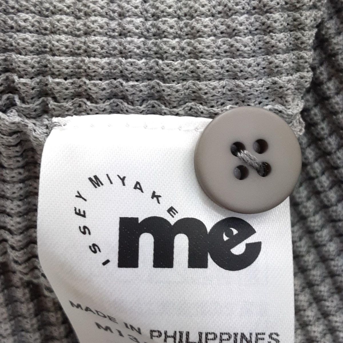 me ISSEY MIYAKE(ミー/イッセイミヤケ) カーディガン レディース美品