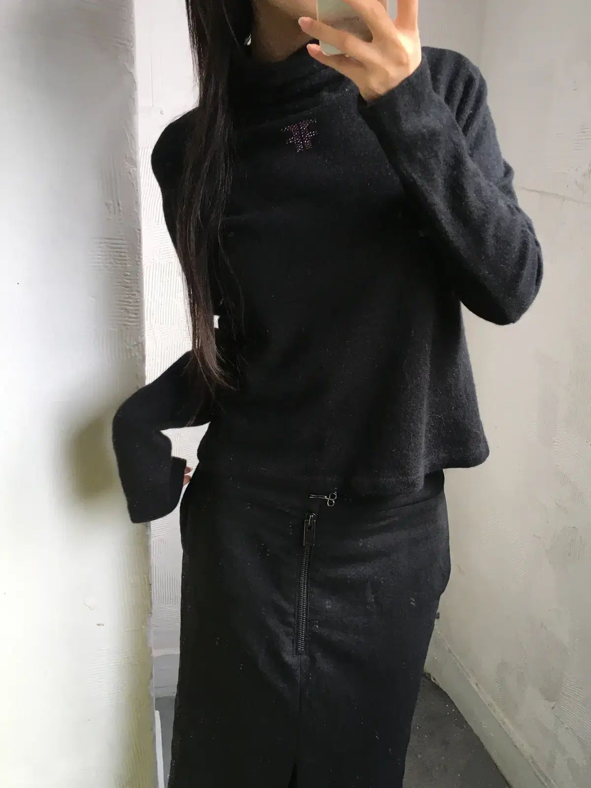 FENDI フェンディ ブラック ロゴ タートルネック - メルカリ