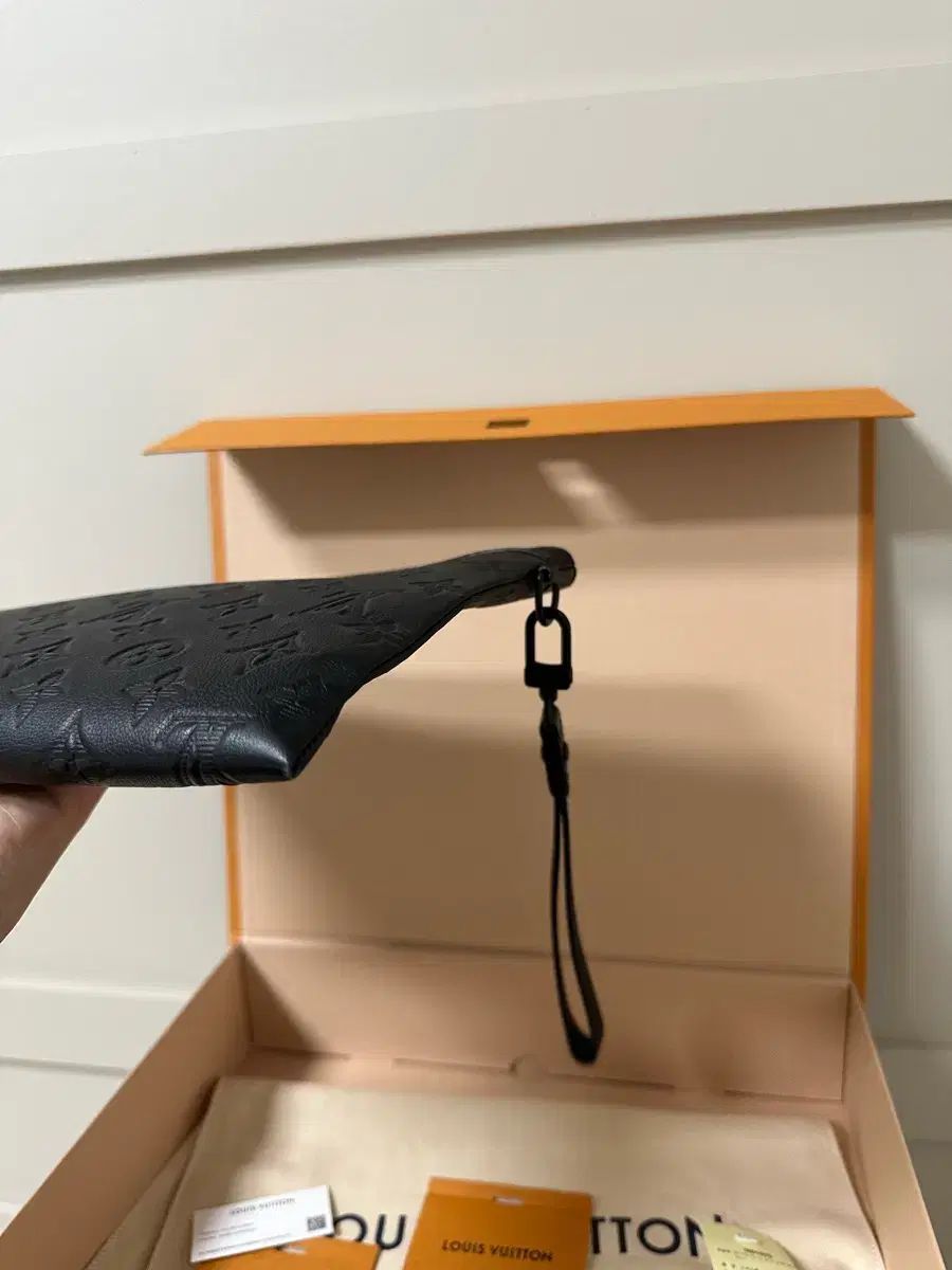 クラッチバッグ