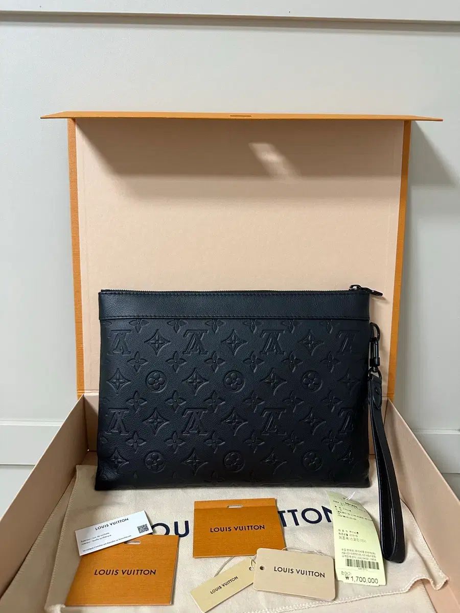 ルイヴィトン エンボス クラッチバッグ ほぼ