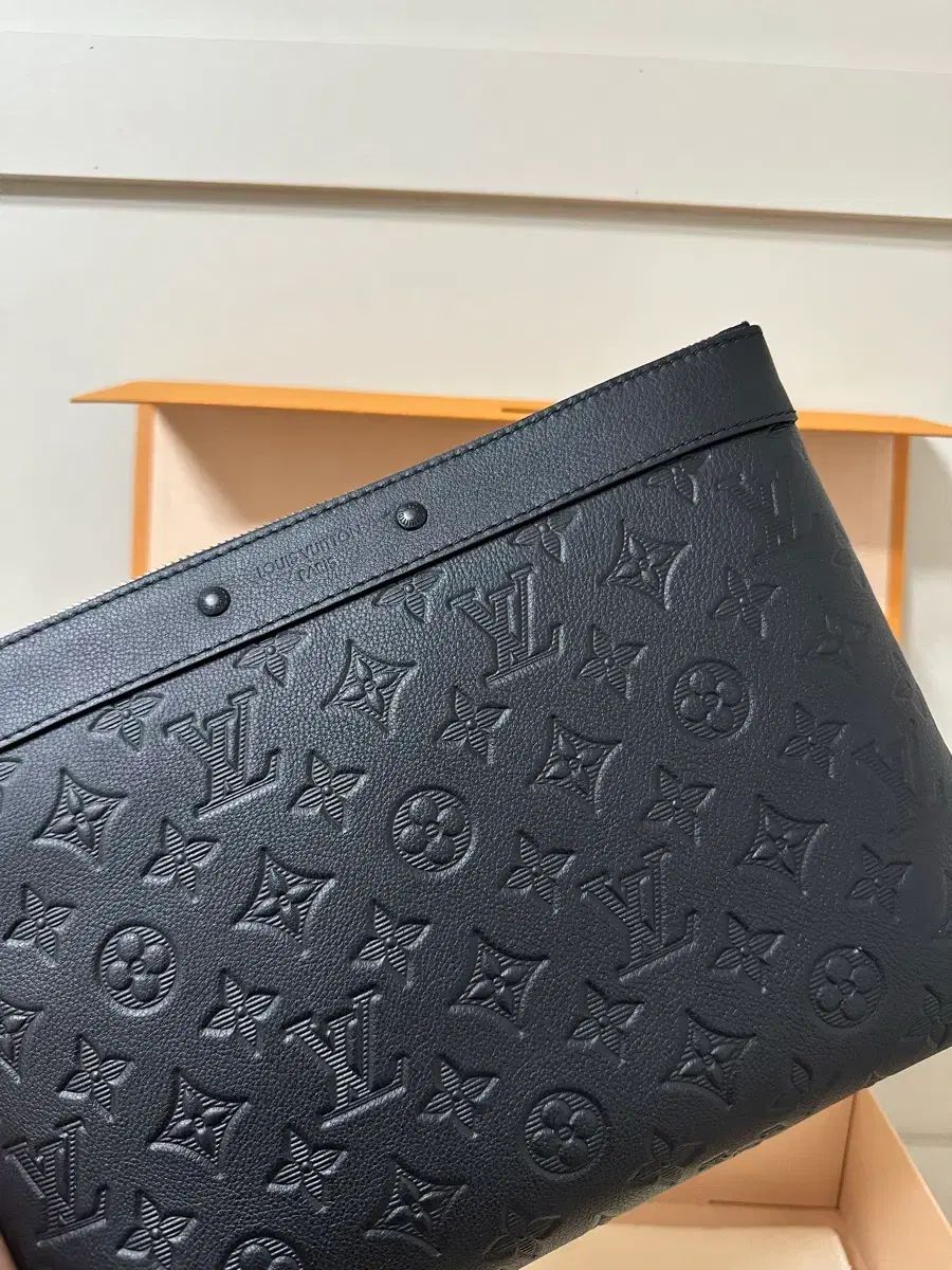 クラッチバッグ