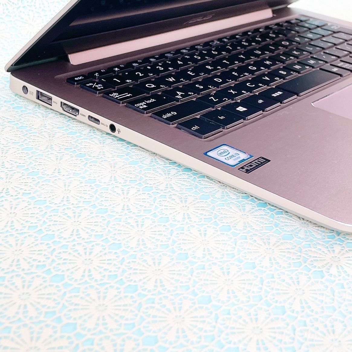 小型軽量❣️薄型ノートパソコン！おしゃれピンクゴールド✨️快適SSD