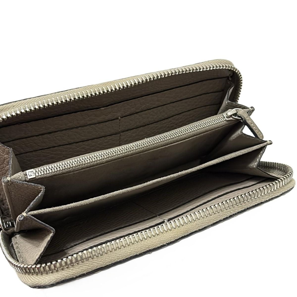 FENDI(フェンディ) 長財布 セレリア 8M0374 グレーベージュ ラウンド