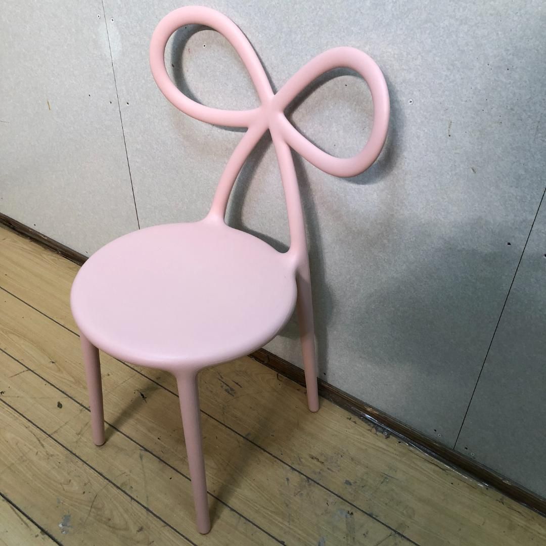 送料無料 Qeeboo Ribbon Chair リボンチェア ピンク Nika Zupanc