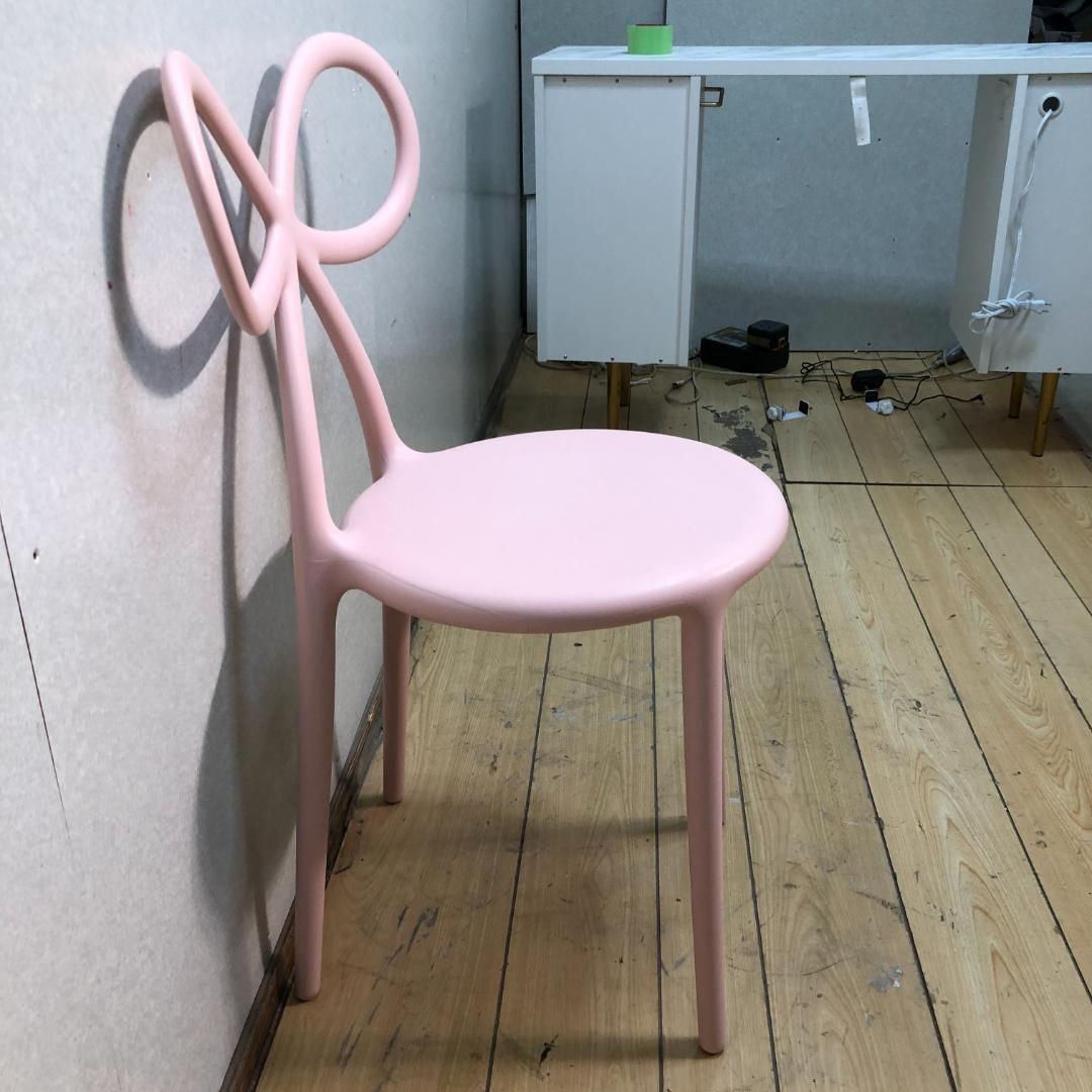 送料無料 Qeeboo Ribbon Chair リボンチェア ピンク Nika Zupanc