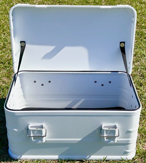 GENERIC OUTDOOR NEW 新色マットホワイト アルミコンテナボックス 30l