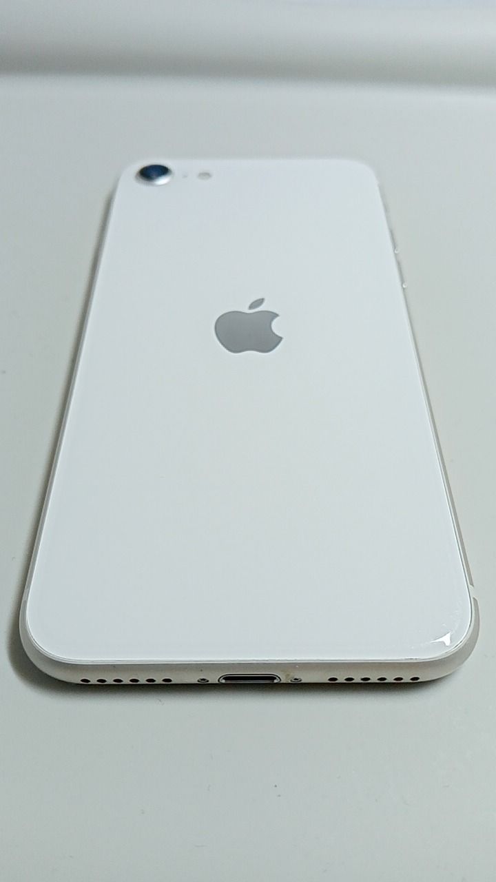 整備済！ iPhoneSE（第三世代） A2782 64GB 本体 スターライト SIM