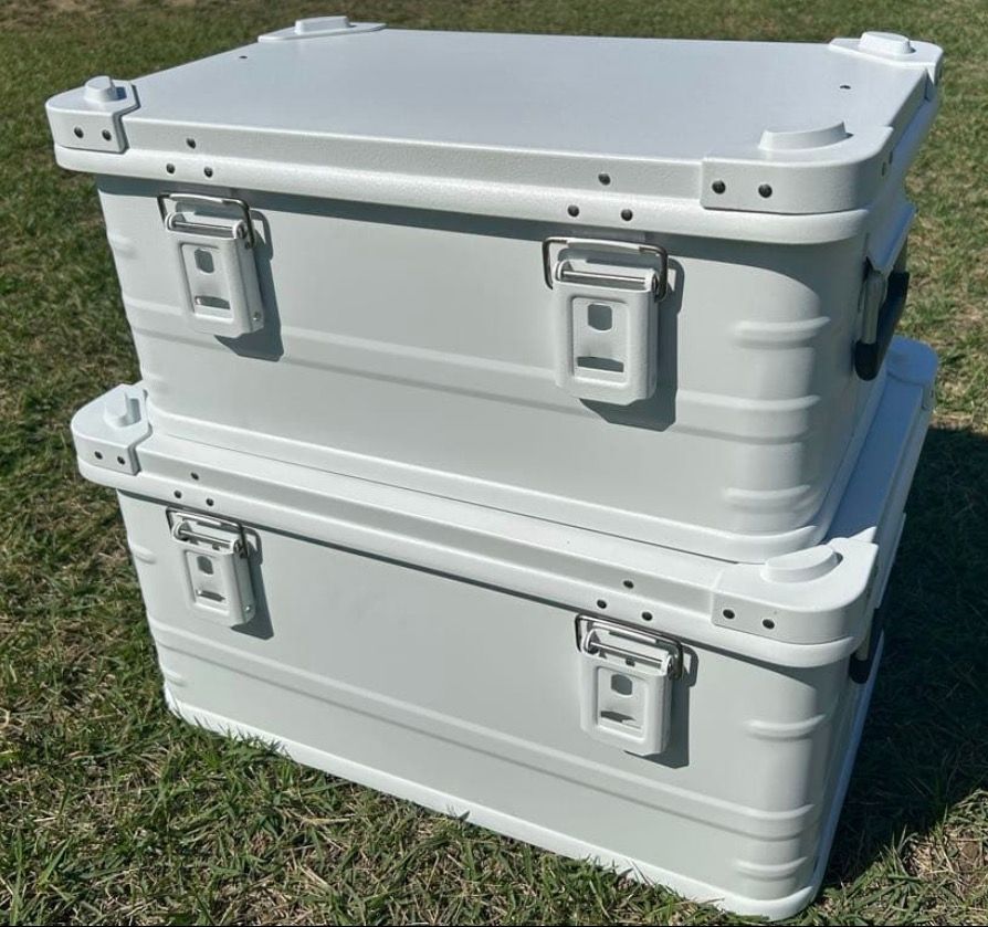 GENERIC OUTDOOR NEW 新色マットホワイト アルミコンテナボックス 30l