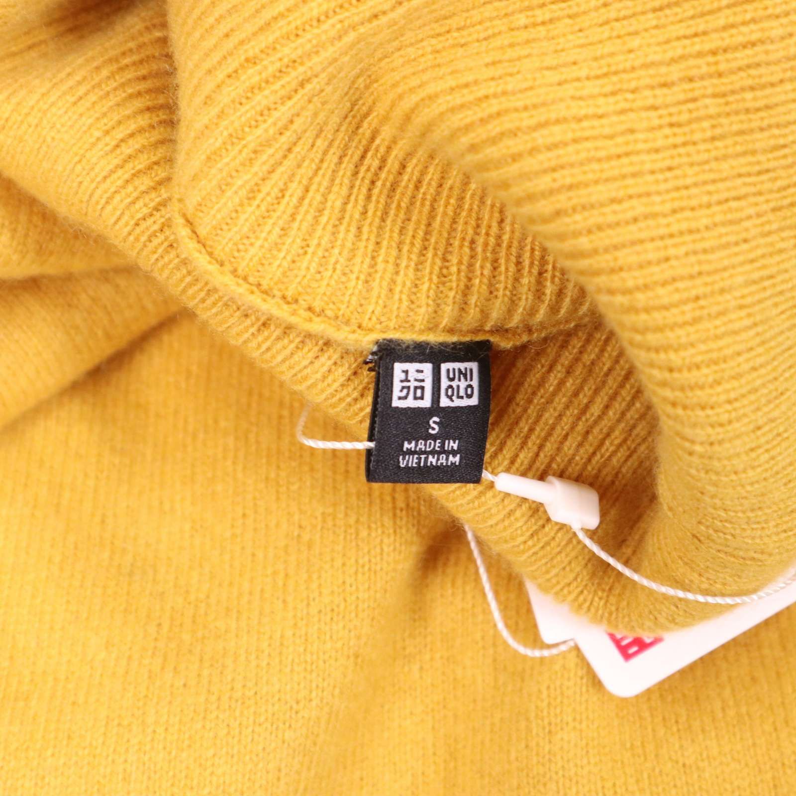 新品 未使用】 UNIQLO ユニクロ 秋冬 高級 カシミヤ100%♪ セーター 