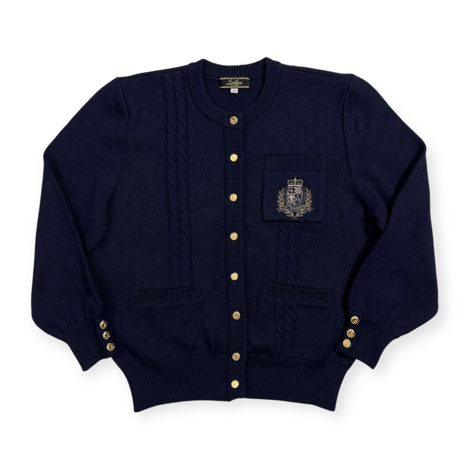 Leilian レリアン ワッペン刺繍 金ボタン ノーカラー ウールニット