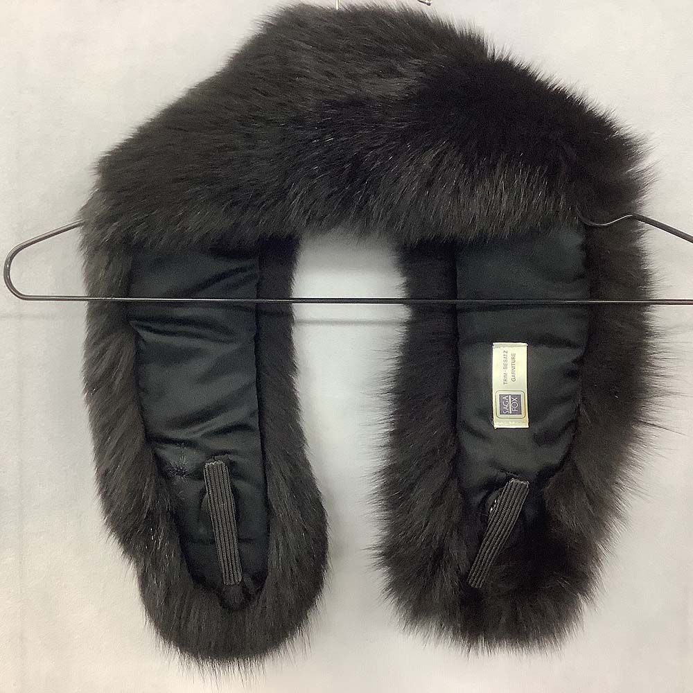 新品☆SAGA FOX サガフォックス　ブラック 美品】 サガ フォックス ストール ブラック SAGA FOX マフラー - メルカリ