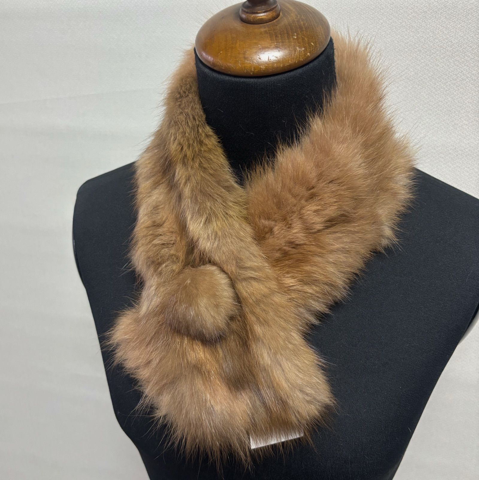 新品】ロシアンセーブルファーマフラー ボンボン付き 編み込み リアル