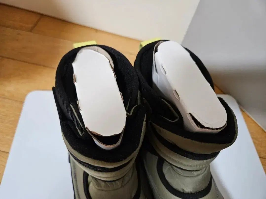 アメリカ UGG キッズ ダウン ブーツ 225