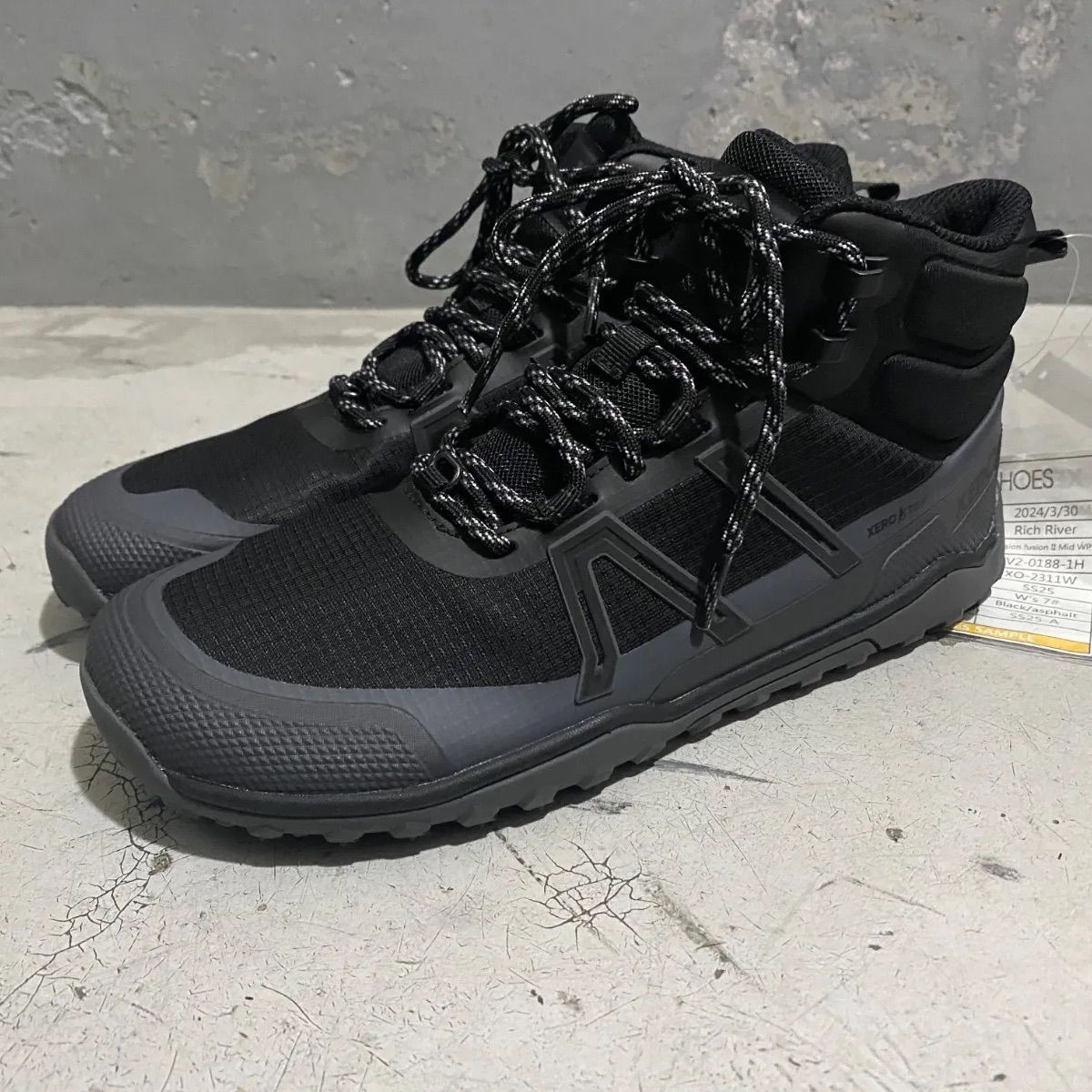 XERO SHOES ゼロシューズ 靴 防水 軽量Scrambler Trail mid wp 24㎝ 登山 アウトドア ハイキング ブラック