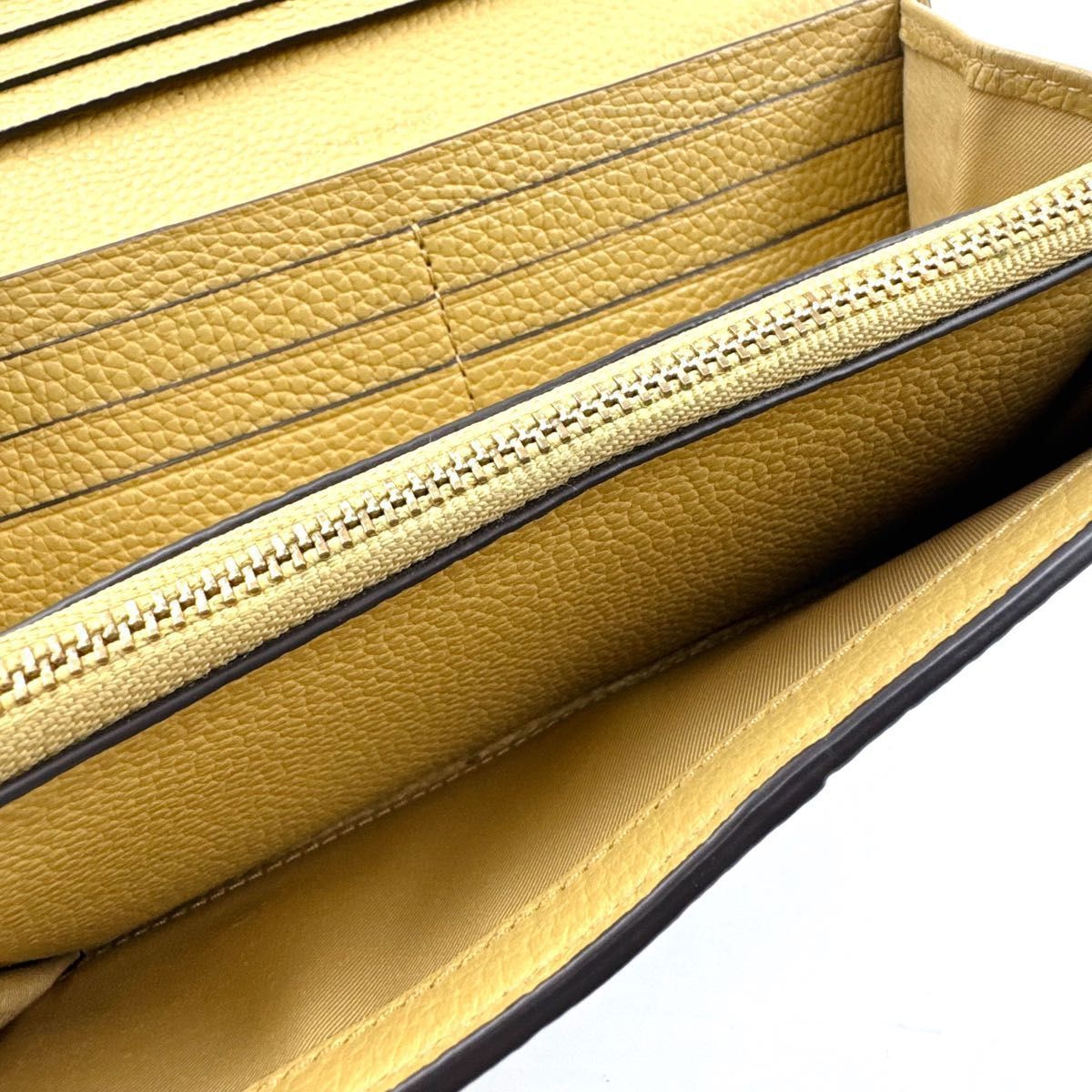 ✨極美品✨トリーバーチ　マックグロー　二つ折り　長財布　レザー　シボ革　イエロー ✨極美品✨TORY BURCH トリーバーチ マックグロー 二つ折り 長財布