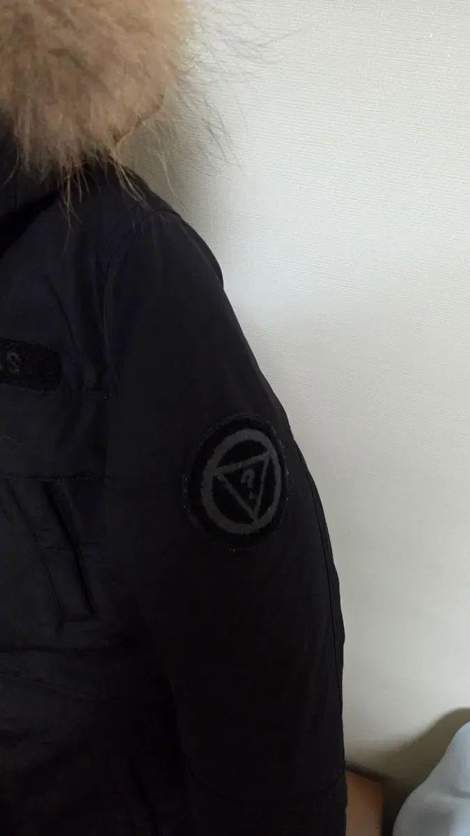 GUESS キッズ ダウン アウター キー155程度