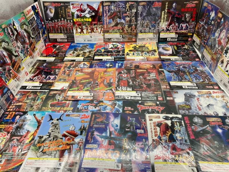 ガシャポンウルトラマンHGシリーズ プロモーション台紙36枚 希少】ウルトラマン HGシリーズ POP台紙 36枚 大量 まとめ 怪獣 特撮
