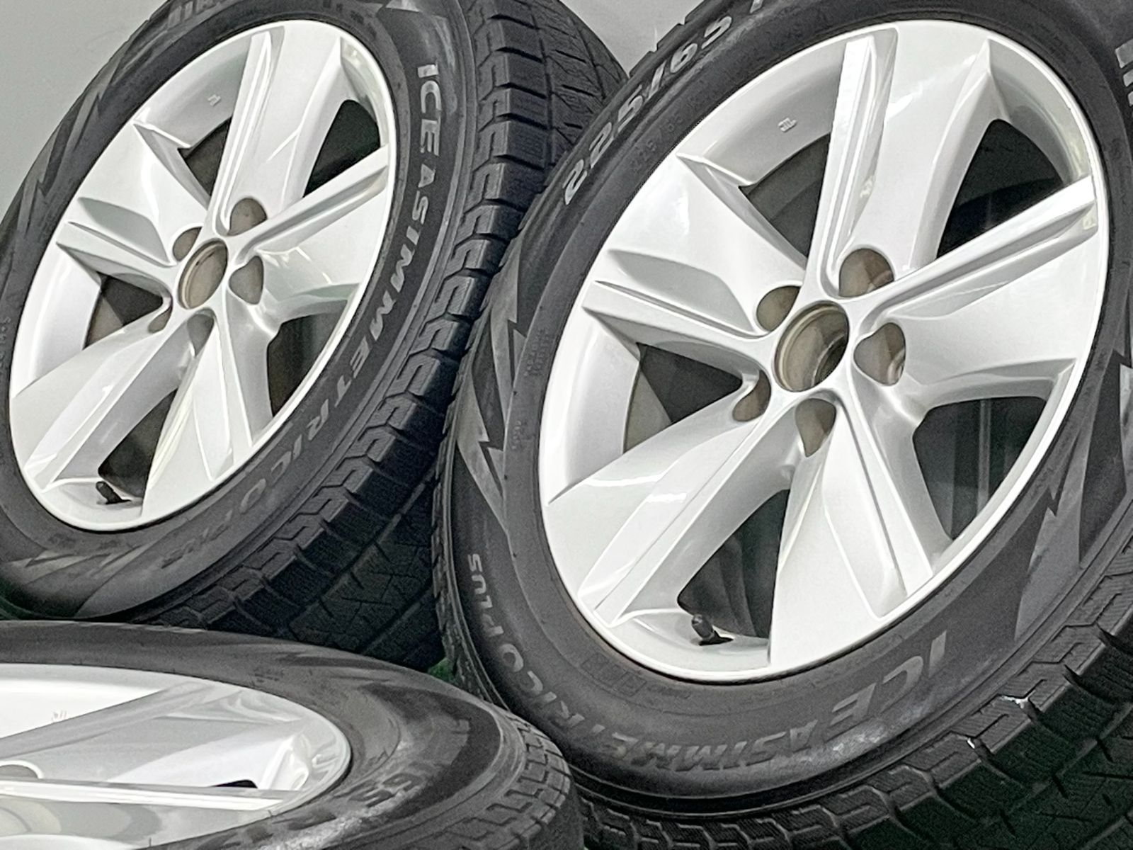 ︎ バリ溝 トヨタ 60ハリアー 17 in 7 J 39 PCD 114 3 アイスアシンメトリコ PLUS 225 65 R RAV 4 ヴァンガード スタッドレス