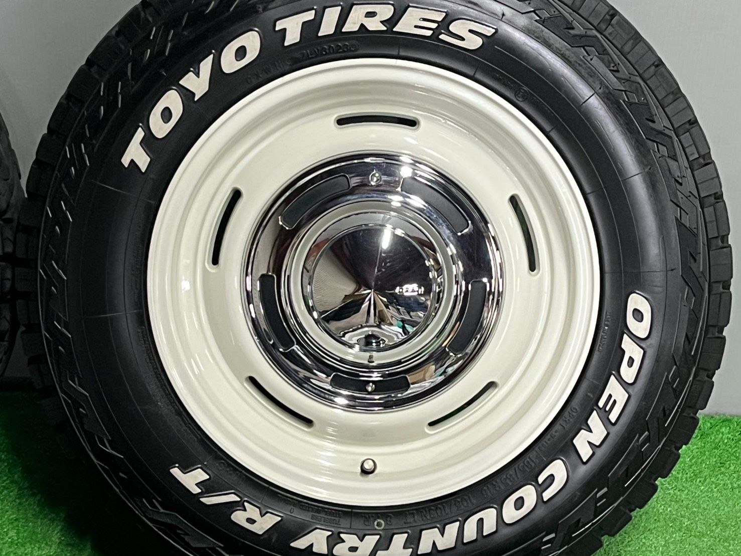  バリ溝!! DEEN クロスカントリー 16 in 5 J 20 PCD 139 7 トーヨー オープンカントリー 185 85 R ジムニー シエラ JB 64 23 43 16インチ タイヤ ホイールセット