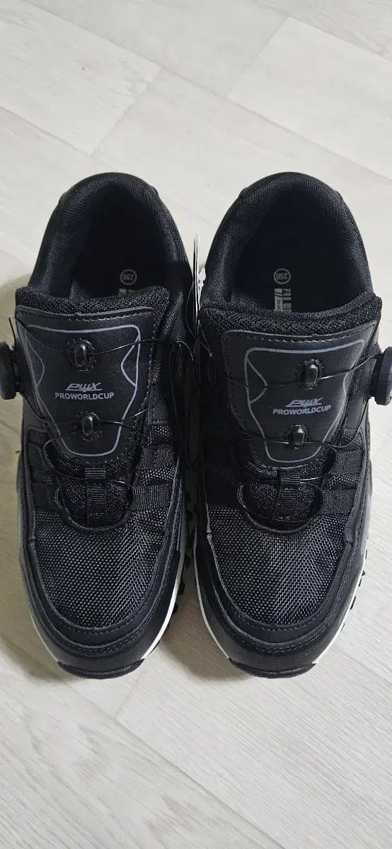 ダイアル スニーカー 240 250 定価126 000円