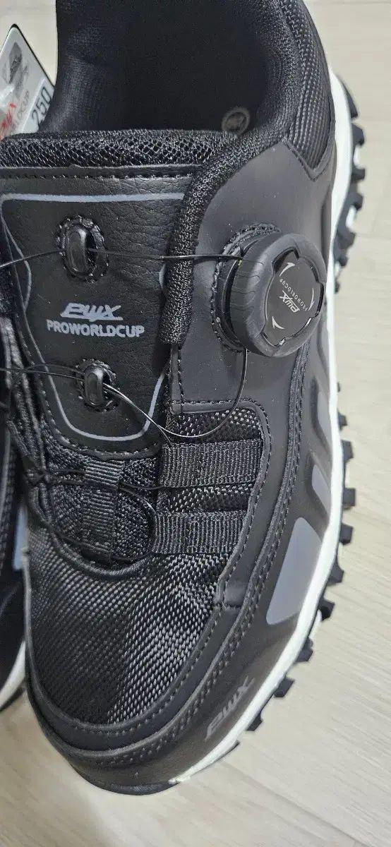 ダイアル スニーカー 240 250 定価126 000円