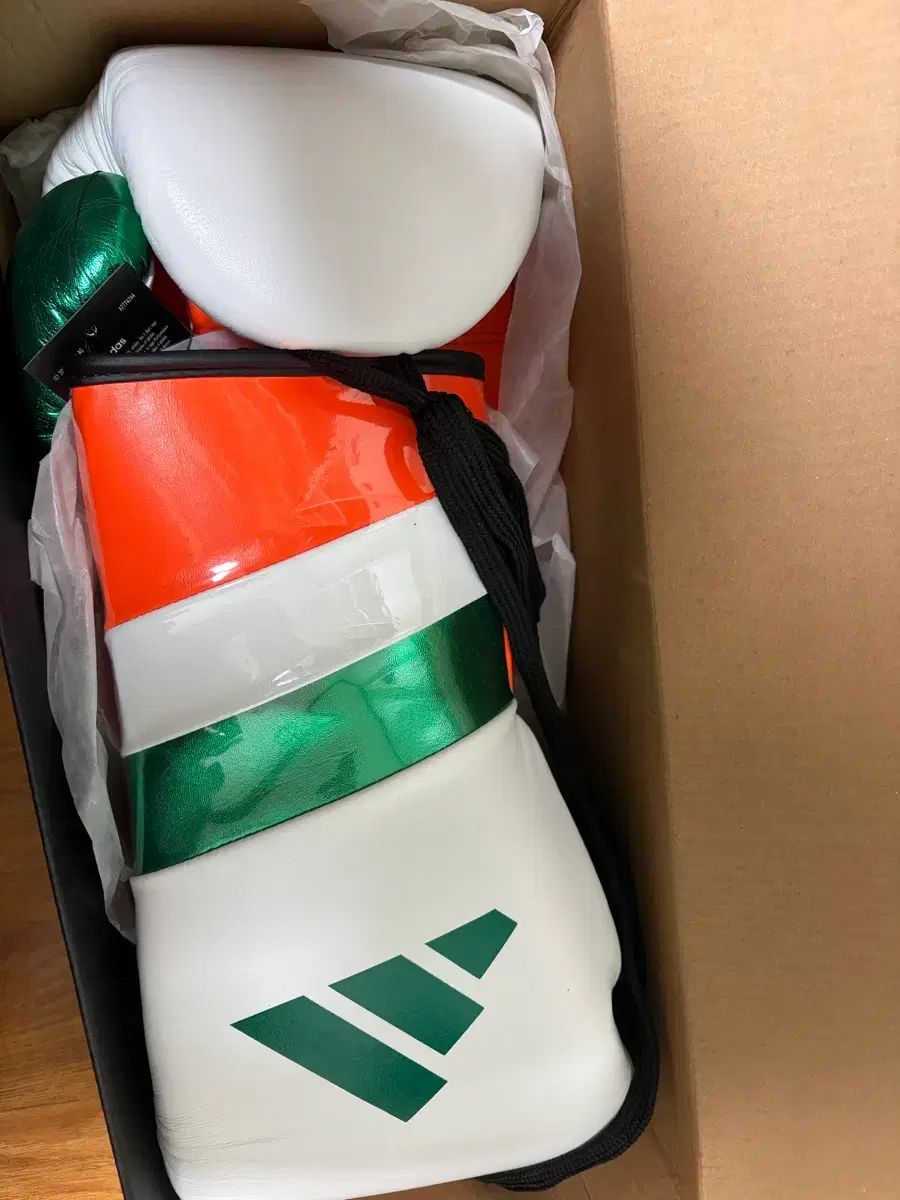 アディダス マックレガー グローブ