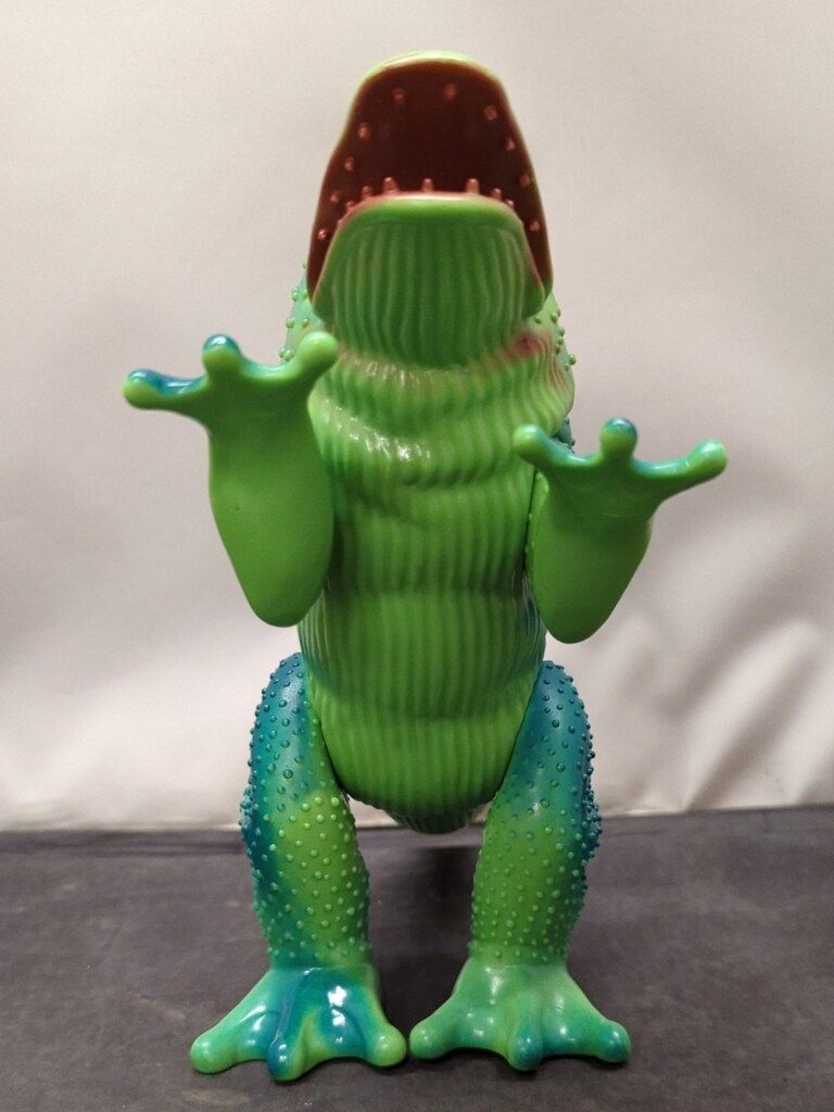 バンダイ ガマクジラ　ウルトラマン　ブルマァクの怪獣シリーズ ソフビ Yahoo!オークション -「ガマクジラ ソフビ」の落札相場・落札価格