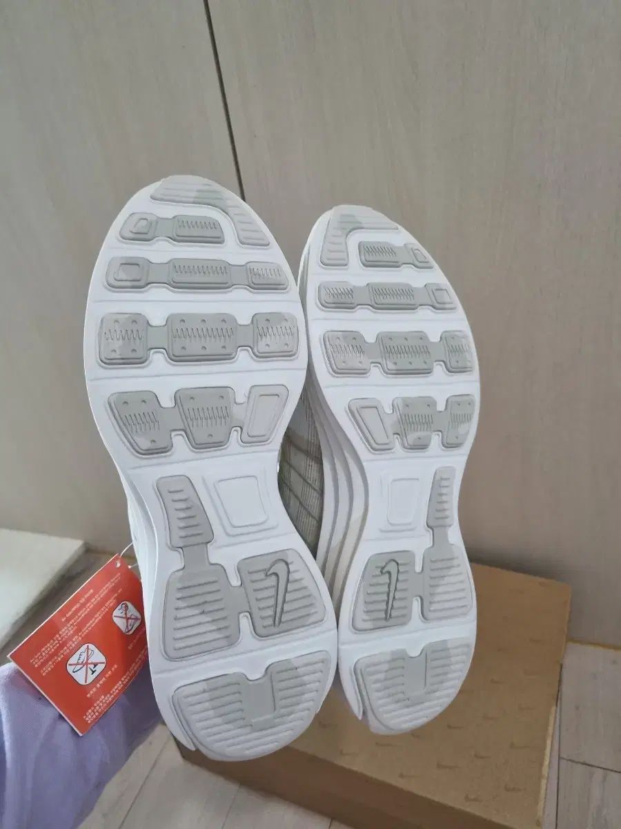 NIKE ルナロム スニーカー 270